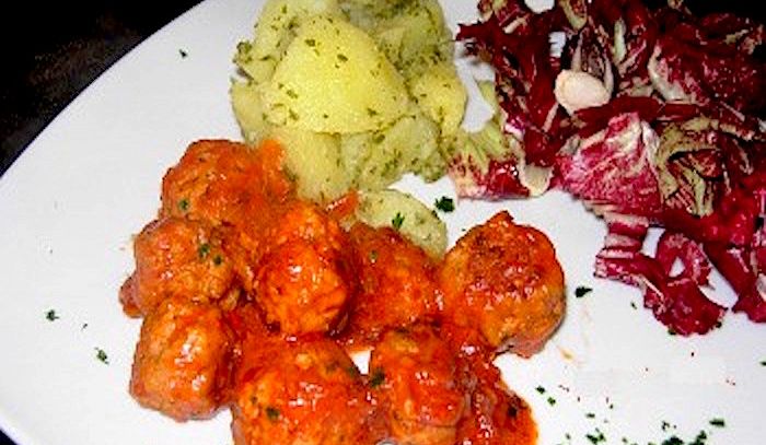 Polpette di rospo con il radicchio selvatico