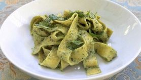 Ricetta pappardelle al pesto di cicoria