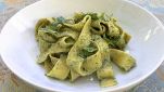 Ricetta pappardelle al pesto di cicoria