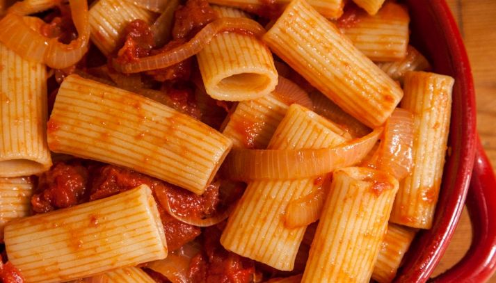 Rigatoni alle cipolle
