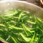 Torta di cicoria, cacio e uova