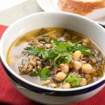 Zuppa di cavoli, ceci e cicoria