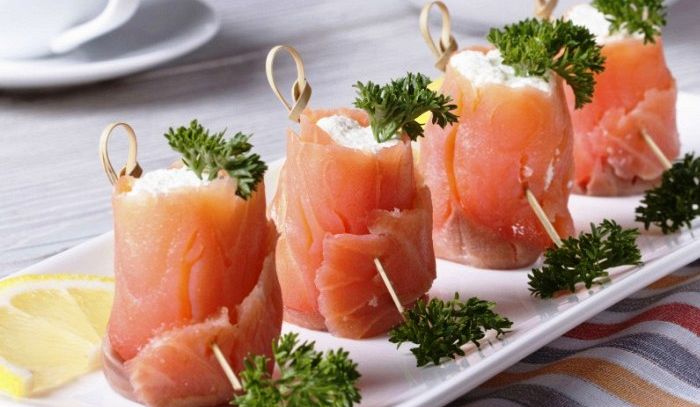 Girandole di salmone alla panna