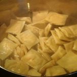 Ravioli al formaggio e pere