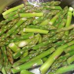 Bollire asparagi a tocchetti