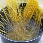 Spaghetti salsiccia e zafferano