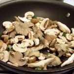 Tortellini con panna e funghi