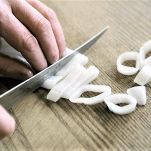 Crostata di seppie, gamberi e nasello