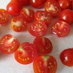 Focaccia con pomodorini e robiola