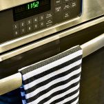 Infornate il pane di Natale e cuocetelo per circa 30 minuti