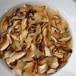 Maltagliati di mais con bresaola e funghi