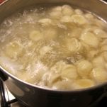 Orecchiette con crema di tonno e olive