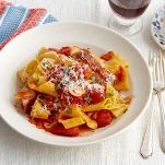 Pappardelle con pomodoro e aglio