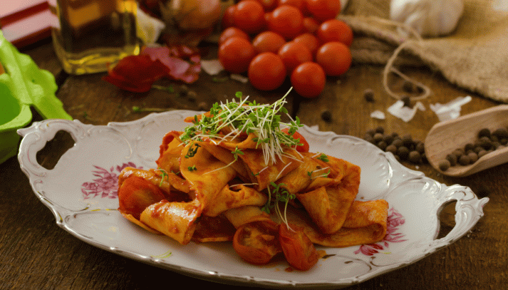 Pappardelle cremose al pomodoro fatte a mano