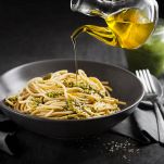 Spaghetti basil pesto