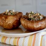 Cappelle di funghi grigliate