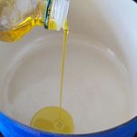 Pasta con tonno, capperi e acciughe