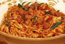 Tagliatelle con sugo di salsiccia