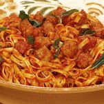 Tagliatelle al sugo di salsiccia