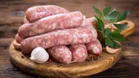 La salsiccia fa bene o fa male alla salute? Cosa dice la scienza