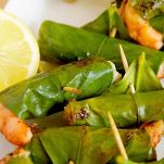 Bauletti di gamberi su foglia di limone