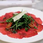 Carpaccio di manzo in insalata