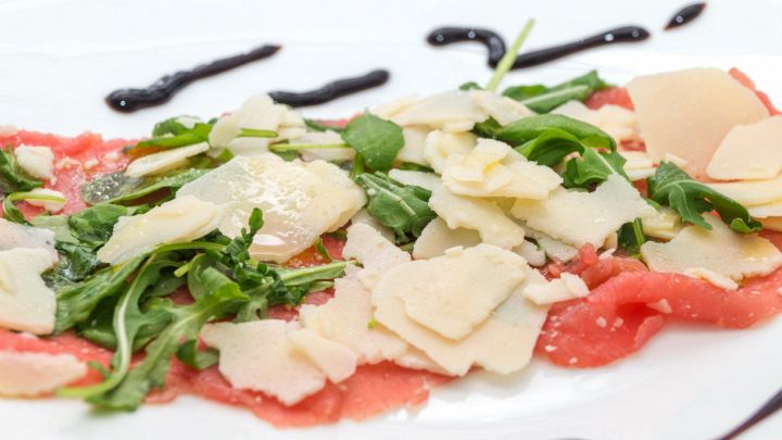 Carpaccio rucola e grana