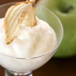 Coppe con spuma di mele