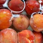 Crepes alle pesche e brandy