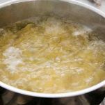 Farfalle con gorgonzola, noci e pere