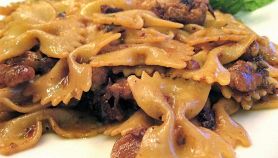 Farfalle gorgonzola, noci e pere