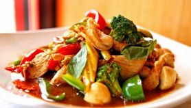Fritto di pollo con verdure