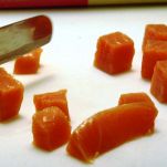 Fusilli con salmone fume e peperoni rossi