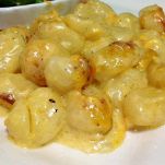 Gnocchi di patate al Montasio su foglia di frico