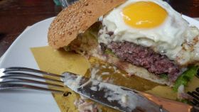 Hamburger alle uova