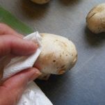 Insalata di uova e champignon