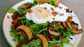 Insalata di uova e champignon