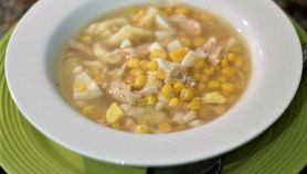 Minestra di pollo e mais