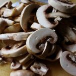 Polpettone farcito con funghi e spinaci