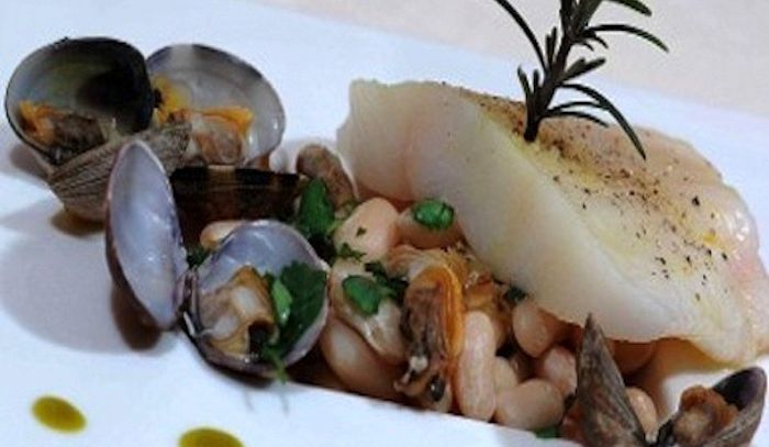 Scaloppa di spigola con vongole