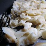 Spaghetti con pomodoro fresco e merluzzo