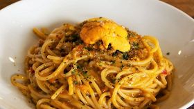 Spaghetti con ricci di mare freddi