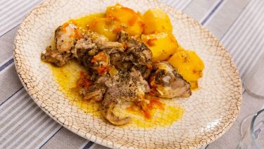 Carne di coniglio con patate