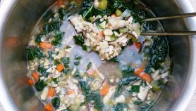 Zuppa di ortiche e orzo