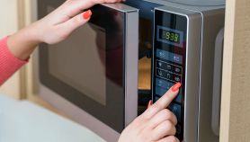 Forno microonde: 8 motivi per cui conviene usarlo