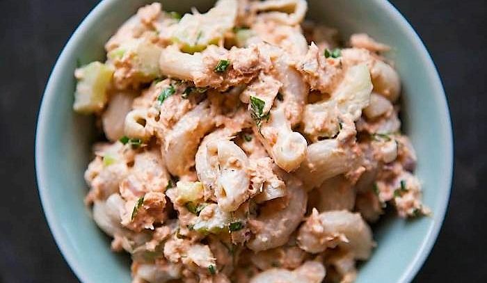 Insalata di pasta al salmone