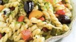 Insalata di pasta fredda con verdure