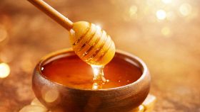 Il miele: segreti, curiosità e proprietà dell'oro dolce