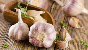 Aglio, le virtù salutari e un trucco per renderlo digeribile