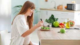 Salute donne, 10 regole d'oro per mangiare bene e stare in forma